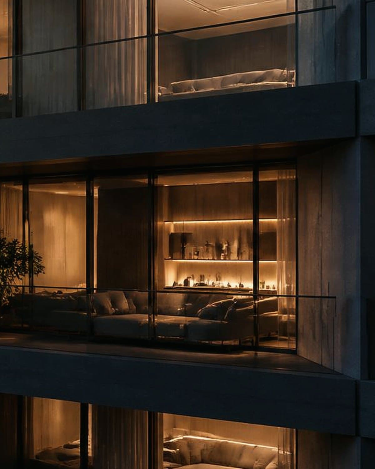 Varanda envidraçada com sala iluminada ao entardecer — referência conceitual
